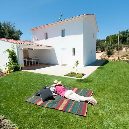 Casa Do Olival * فيغيرو دو فينوس